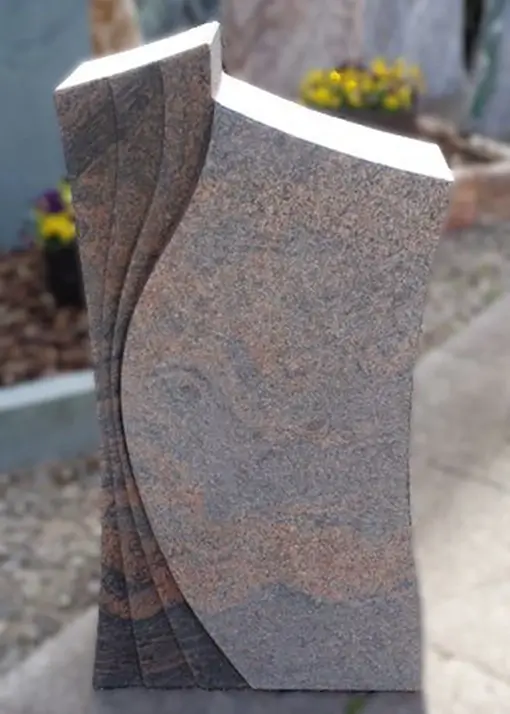 Grabstein aus buntem Marmor